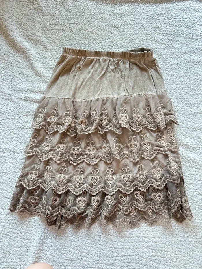 Jupe vintage brodée à volants style bohème taille L