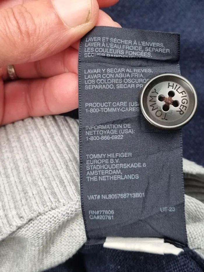 Pull col rond à boutons Tommy Hilfiger – Taille XL Homme (mesures en photos) - photo numéro 9