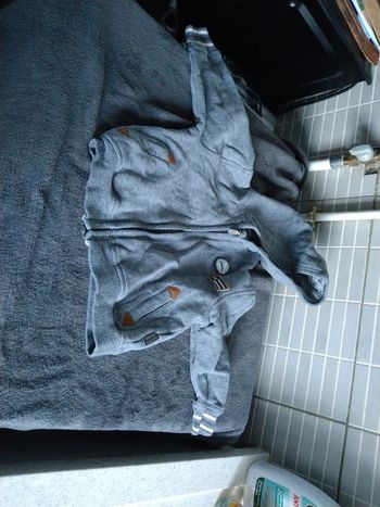 2 gilets 12 mois