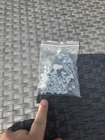 500 minis dés de différentes couleurs pour loisirs créatifs