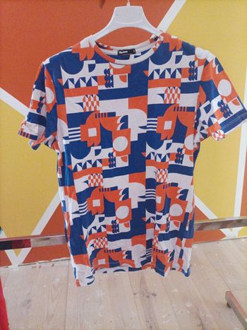 Tee shirt