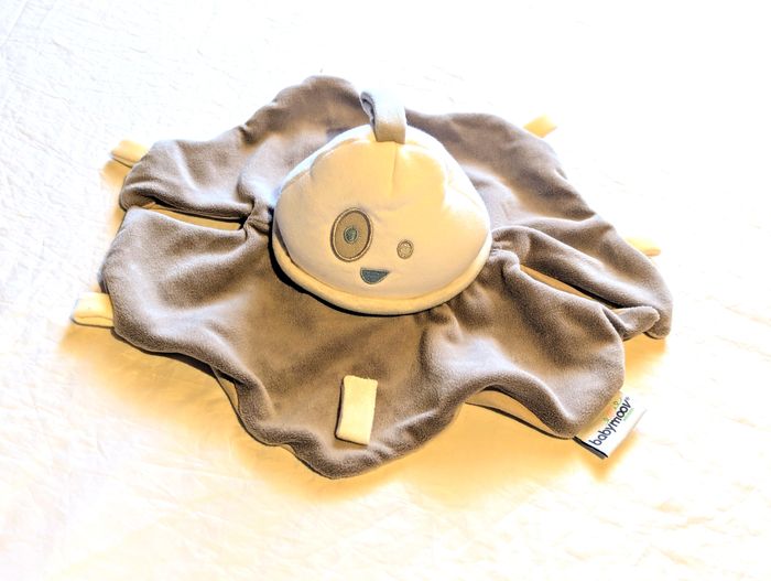Petite Tête Ronde Bouton Blanche Luisante Lumineuse Robe Grise Peluche Petits Enfants Bébés