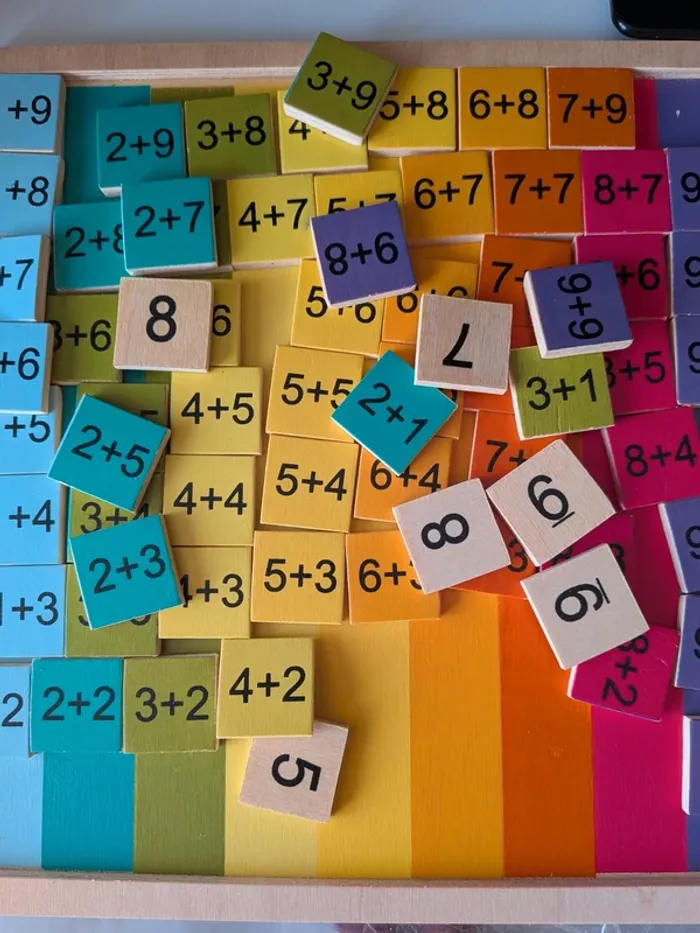 Puzzle addition chiffres multicolores en bois - photo numéro 5