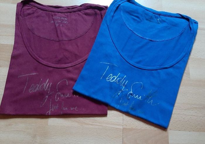 2 t shirts