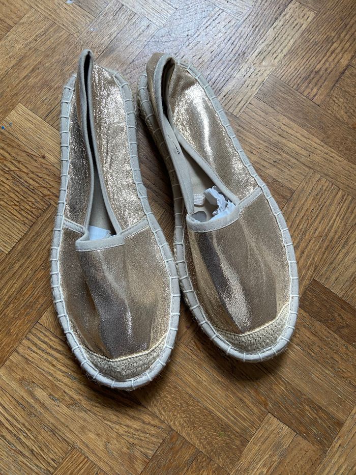 Chaussure fille doré