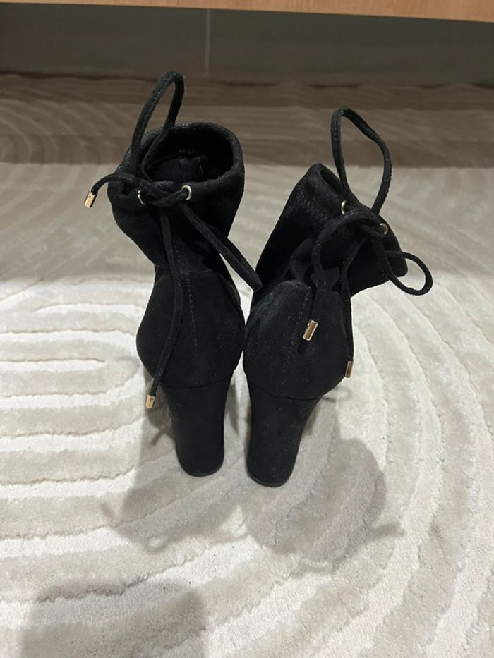 Bottines noires à lacets - photo numéro 2