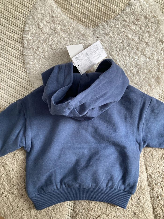 Pull capuche 3 mois neuf avec étiquette - photo numéro 5