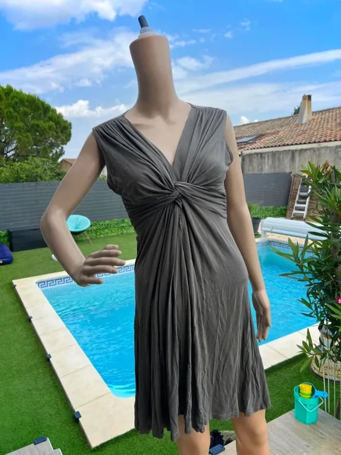 Sublime robe soirée / occasion – taille M – très bon état - photo numéro 2