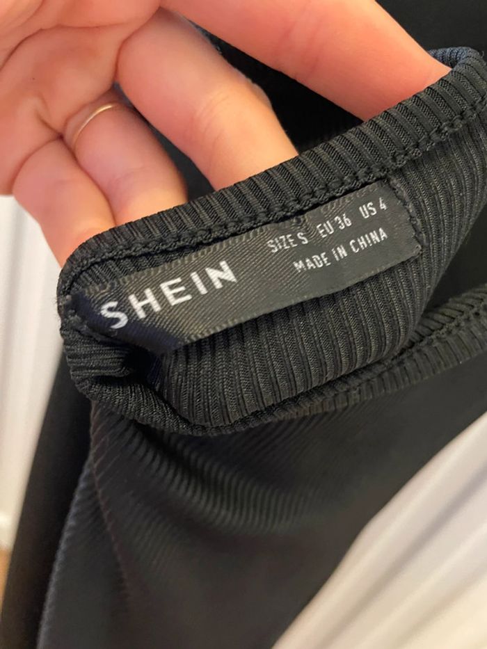 Robe noire SHEIN – Dos ouvert - photo numéro 3