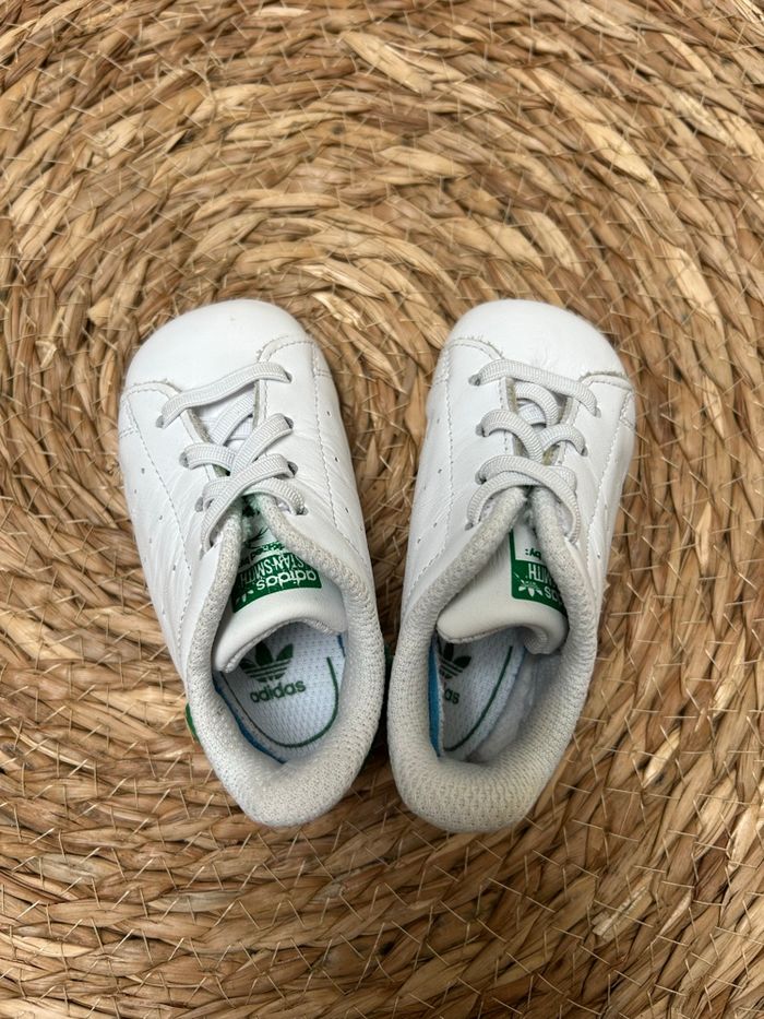Chaussons Adidas Stan Smith bébé - Taille 18 - photo numéro 4