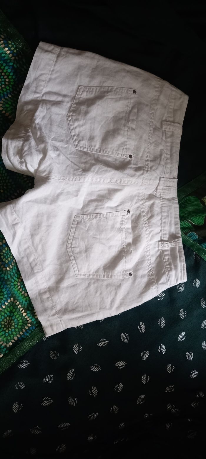 Short femme blanc - photo numéro 2