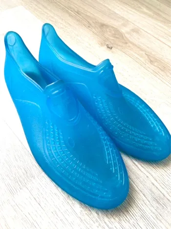Chaussures de piscine tribord  – Taille 40 (Décathlon)