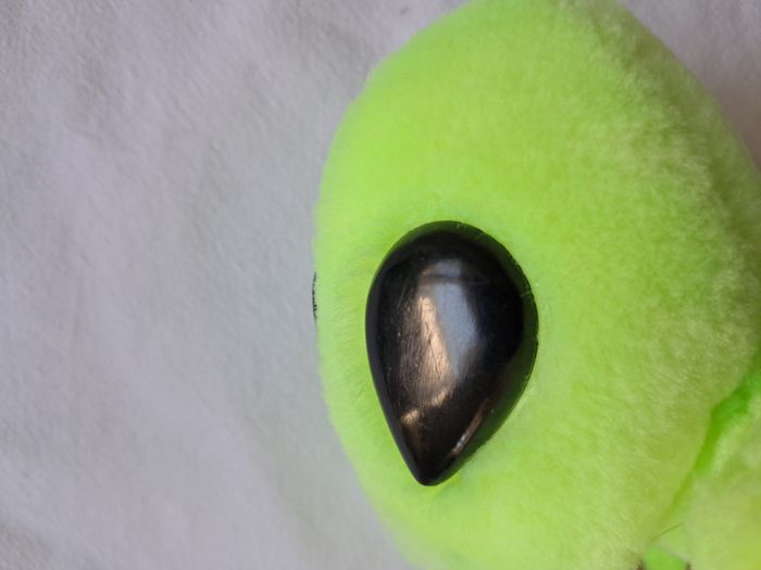 Lot de 2 Peluches extraterrestre alien fluo Eluz 13 cm 10 cm vintage - photo numéro 2