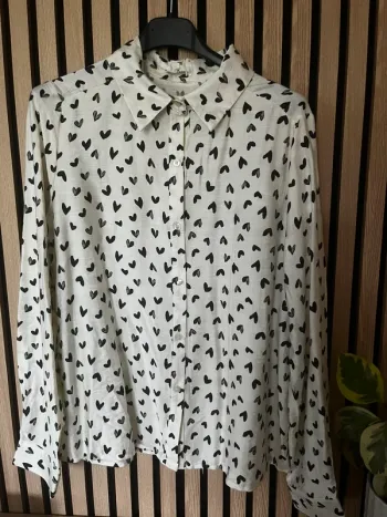 Chemise taille S cœurs