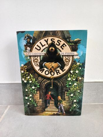 📖 Les gardiens de pierre - Ulysse Moore