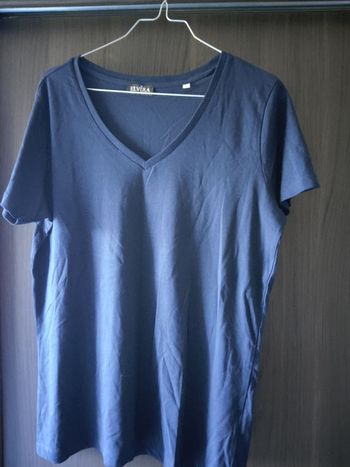 Tee-shirt shirt basique col v