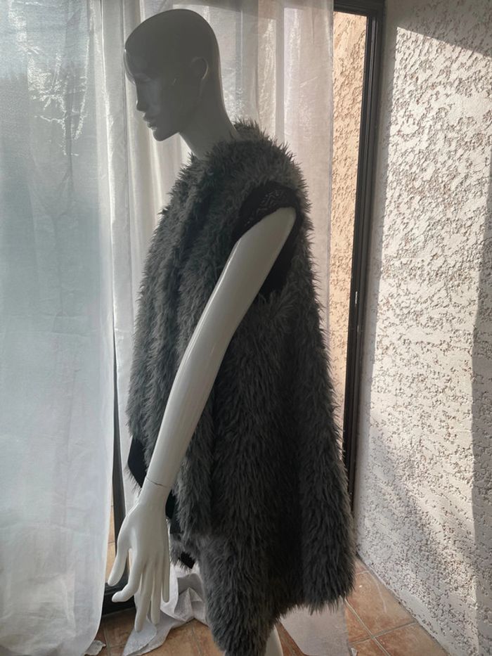 Gilet sans manches fausse fourrure, taille 38 - photo numéro 2