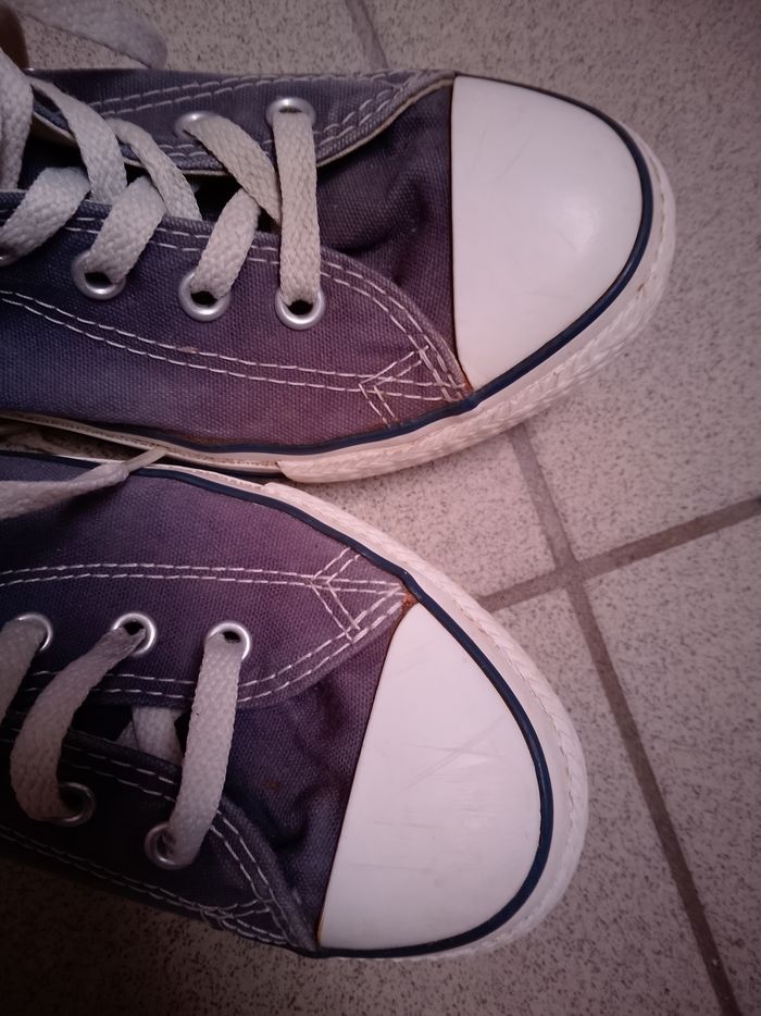 Paire de baskets Converse violette pointure 34 en très bon état. - photo numéro 10