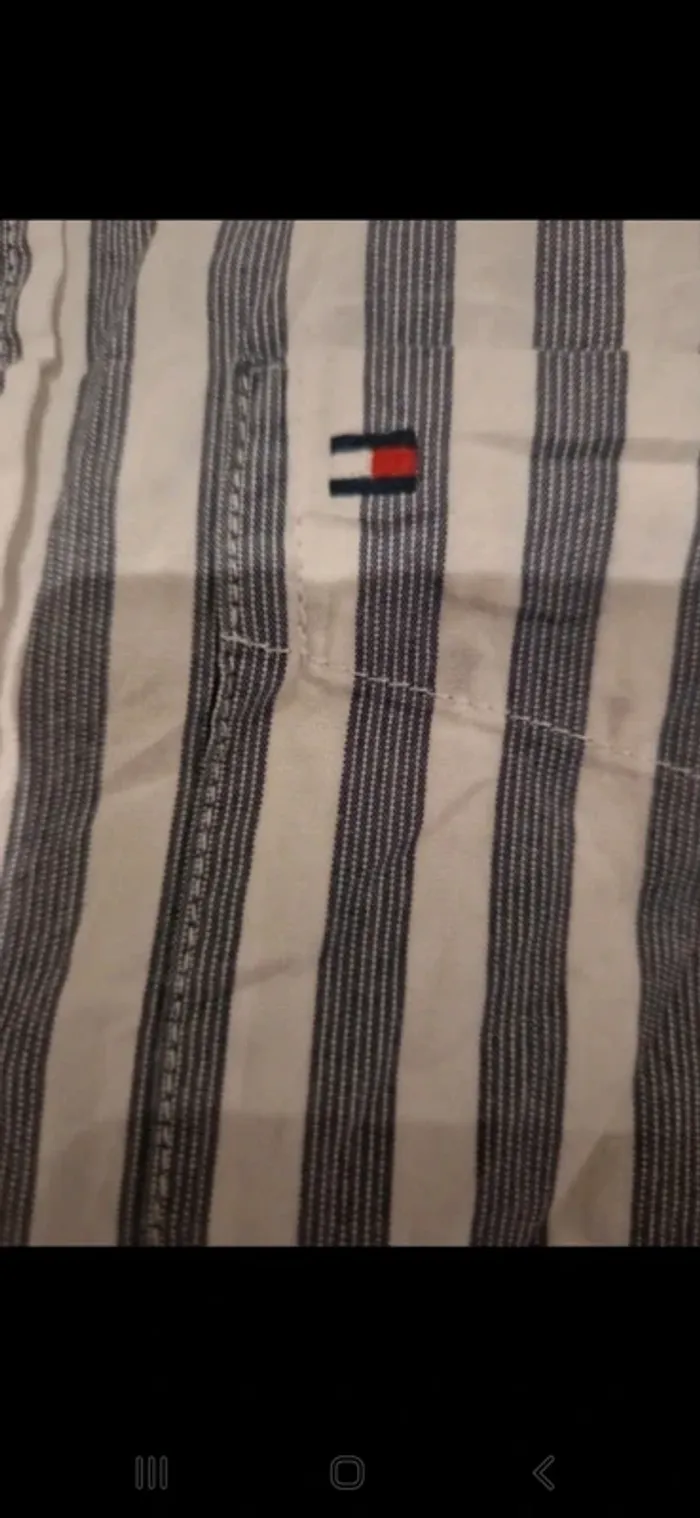 Chemise garçon 12 ans tommy hilfiger très bon état - photo numéro 3