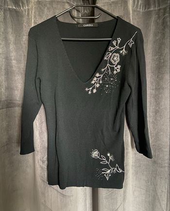 T-shirt en col V manches 3/4 avec strass