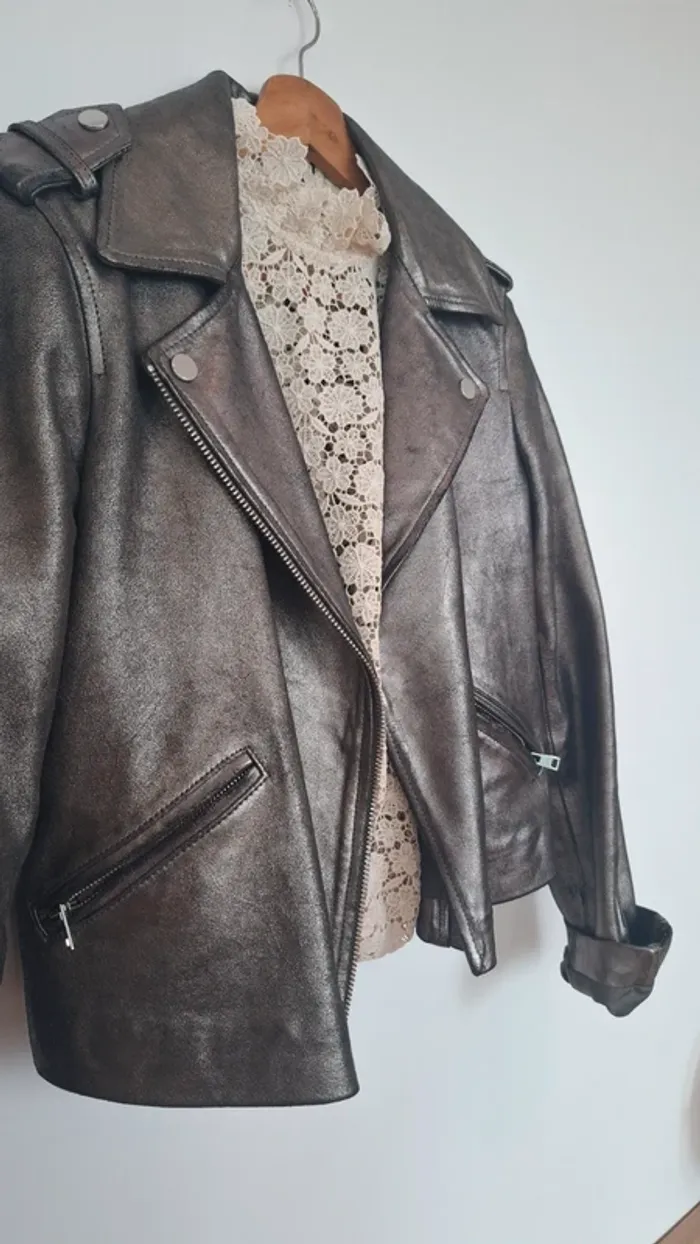 Perfecto en cuir véritable argenté irisé – Neuf – Claudie Pierlot – Taille 40 - photo numéro 5
