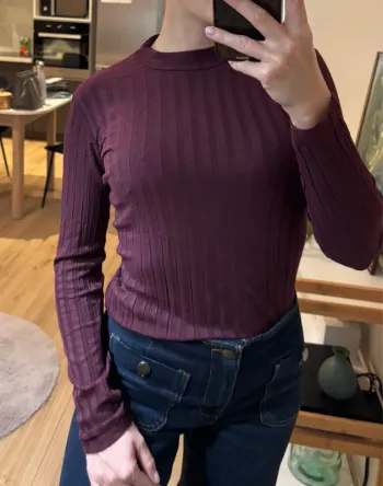 Pull petit col roulé bordeaux