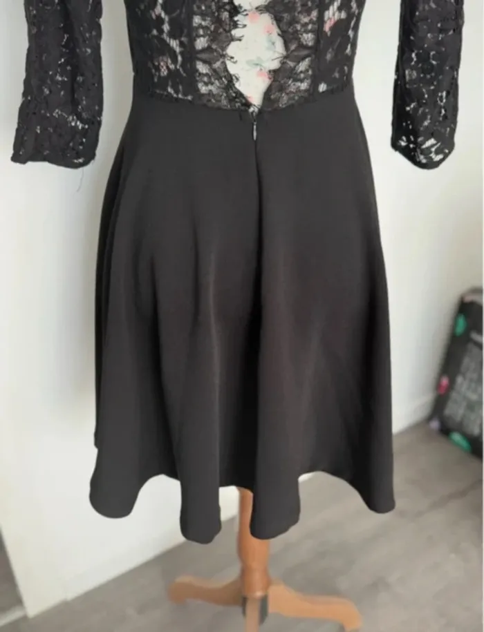 Superbe robe noire dentelle patineuse taille M - photo numéro 8