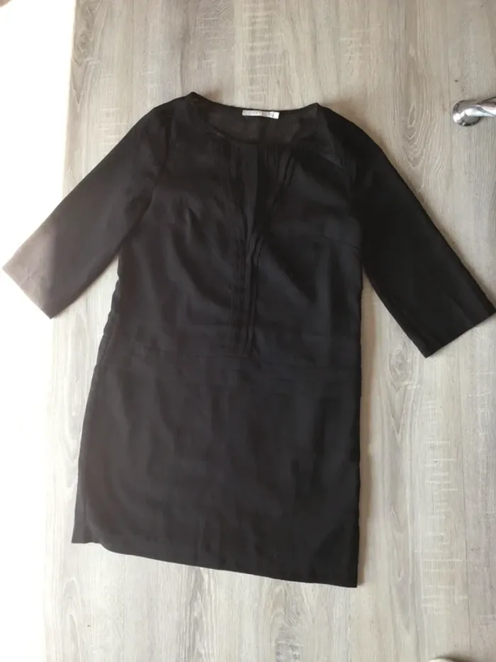 Robe noire manches 3/4
