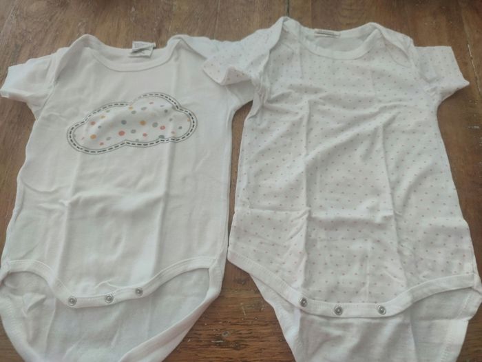Lot de 2 bodies 12 mois