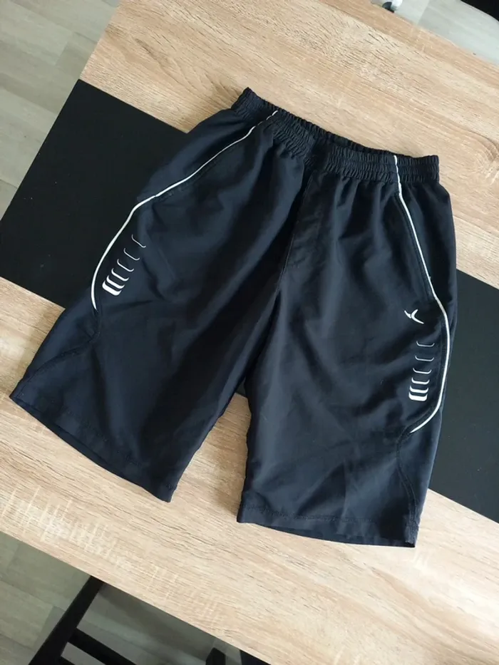 Short noir homme S - photo numéro 2