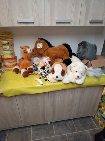 Lot de 8 animaux en peluche