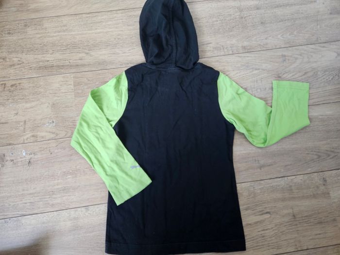 T.shirt manches longues à capuche noir et vert Puma 6 ans - photo numéro 5