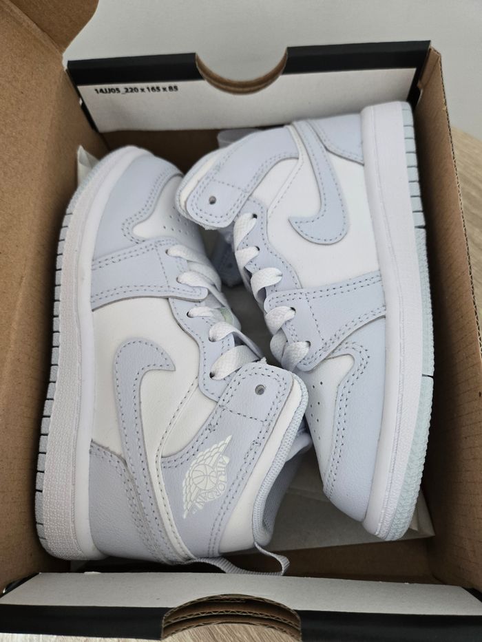 Nike Jordan 1 mid taille 28 neuves blanc bleu - photo numéro 8