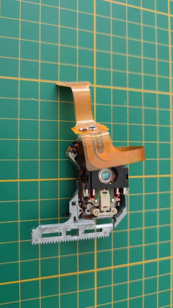 Lentille bloc optique tête de lecture hors service pièce détachée console de jeux Sony Playstation 1