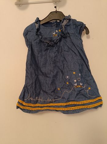 Jolie robe en jean bleu avec broderies abeilles – 12 mois