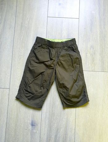 Short long vert kaki. Garçon 3 ans. Marque Best way