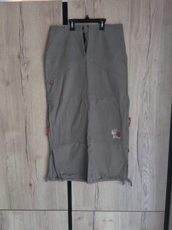 Jupe longue kaki style cargo
 Taille 40