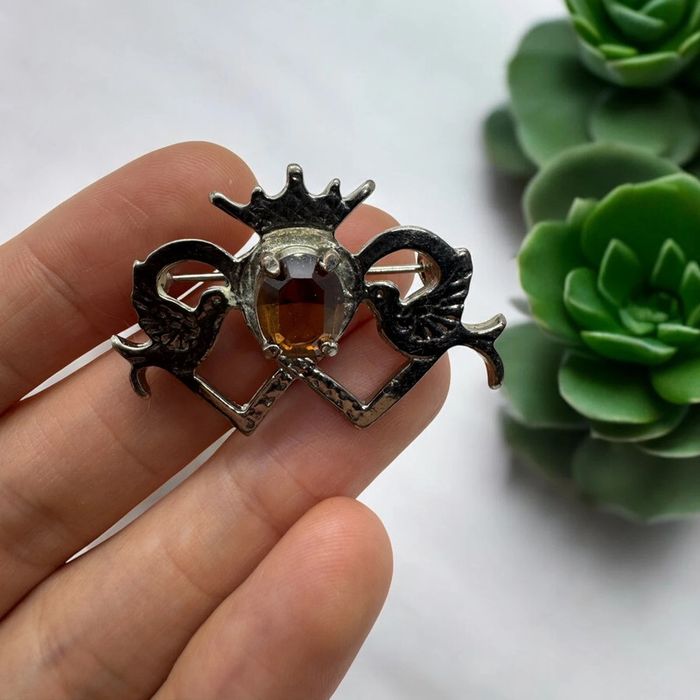 Broche