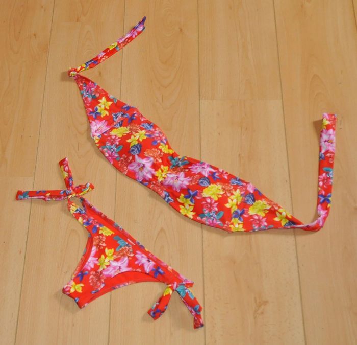 Primark bikini bustier rouge Haut 90C bas 34 tb état