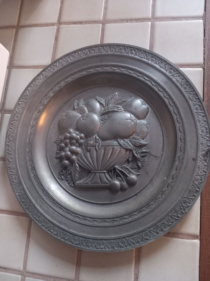 Lot 2 assiettes étain - photo numéro 3