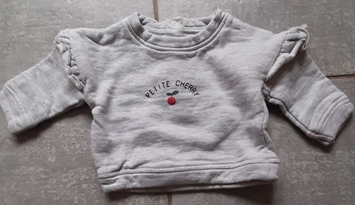 Pull fille kiabi 1 mois