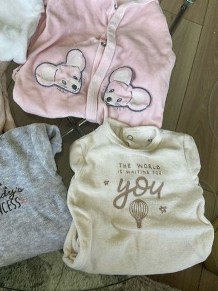 Pyjamas taille 1 mois - photo numéro 3