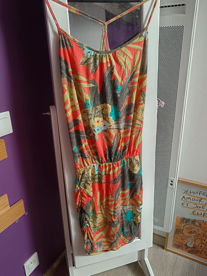 Robe d'été orange fleurie dos croisé et ouvert