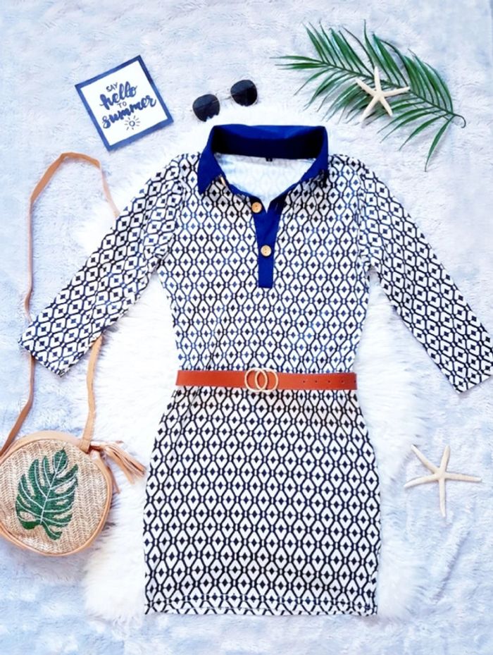 Robe moulante style chemisier- T.S ou T.36 🖤