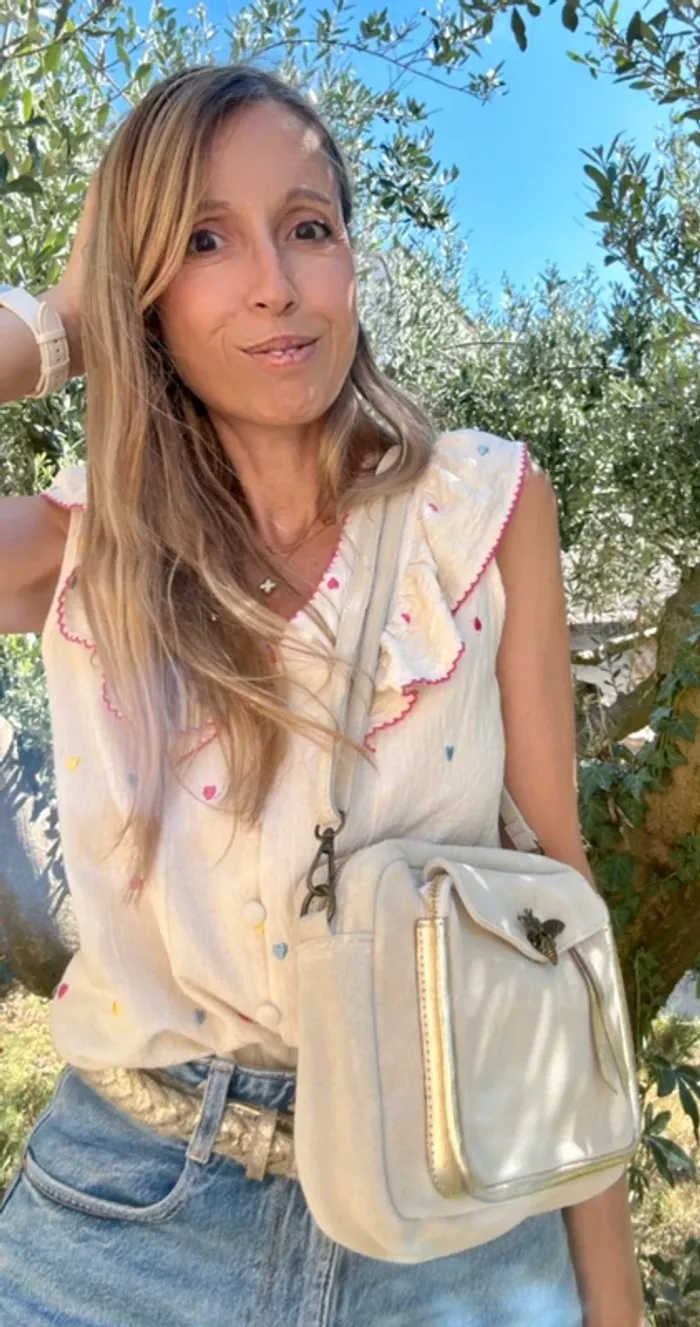 Sac cuir daim beige très clair ( crème ) avec fermoir abeille - photo numéro 11