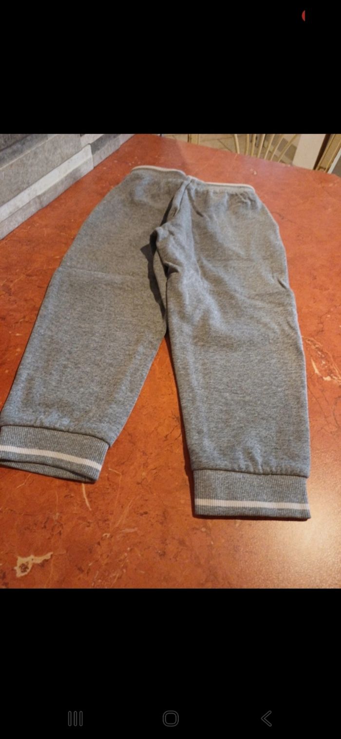 Jogging garçon taille 4 ans - photo numéro 3