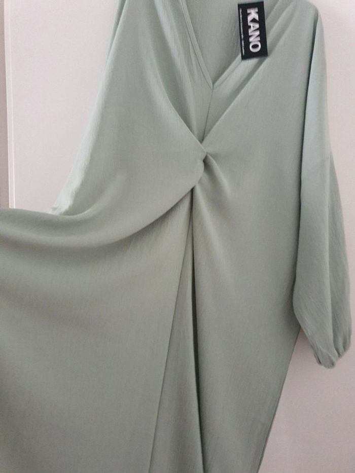 Jolie robe neuve L/XL - photo numéro 3