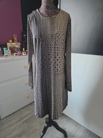 Robe prêt du Corp en taille L