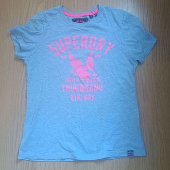 T-shirt Superdry gris et Rose