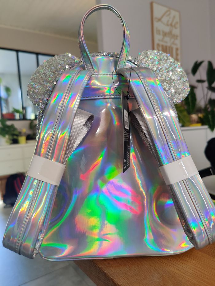 Loungefly Minnie sequins iridescent LASR - photo numéro 3